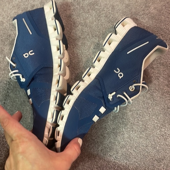 On cloud slip on W9 - Picture 3 of 6